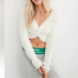 Aerie Fluffy-4-Ever Reversible Twist Fuzzy Fluffy Sweater White Size Medium